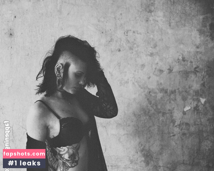 VipersDoll gallery photo #14