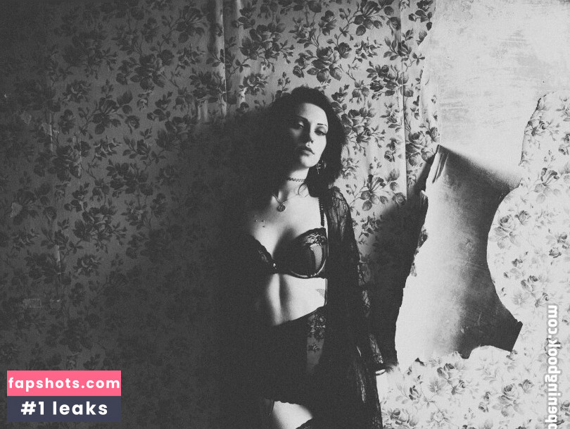 VipersDoll gallery photo #16