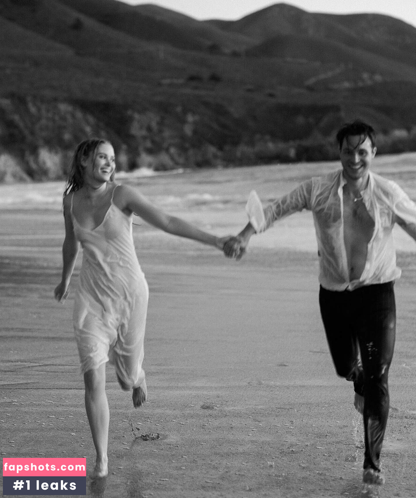 Virginia Gardner gallery photo #109