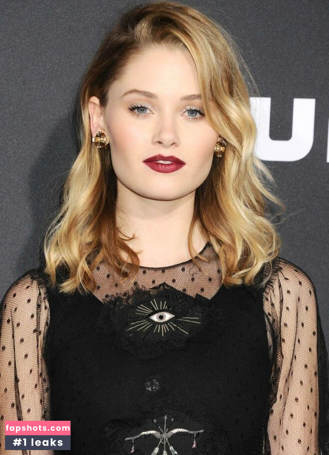 Virginia Gardner gallery photo #114