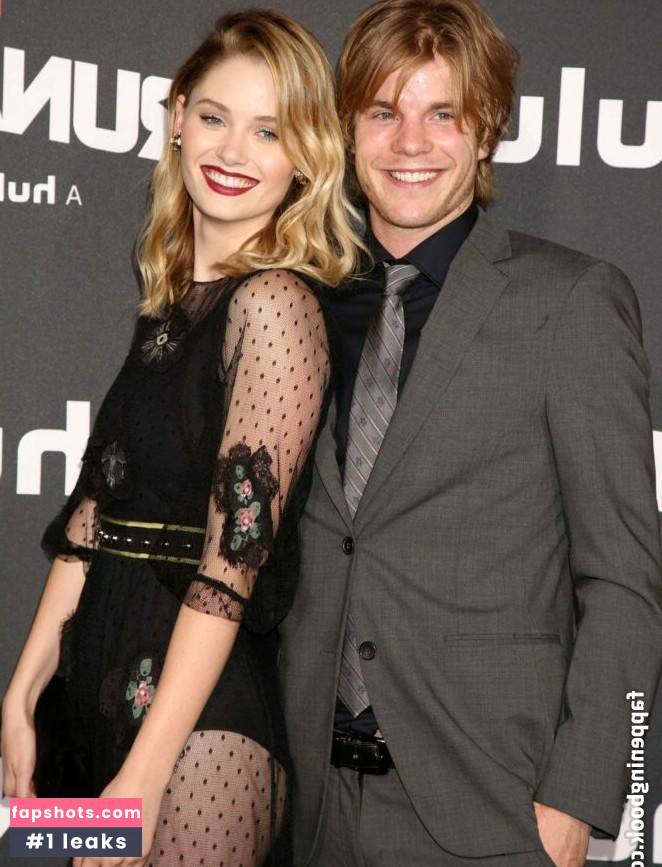 Virginia Gardner gallery photo #116