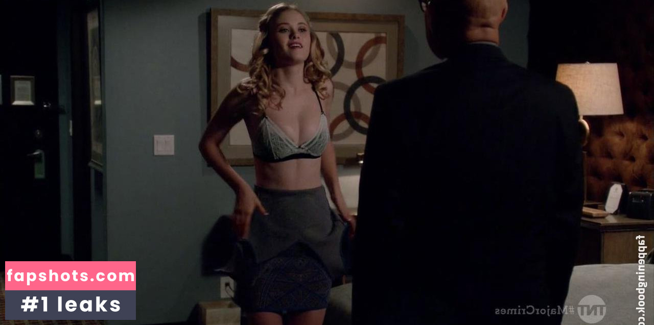 Virginia Gardner gallery photo #131