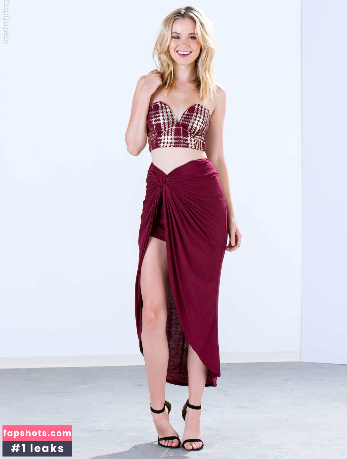 Virginia Gardner gallery photo #23