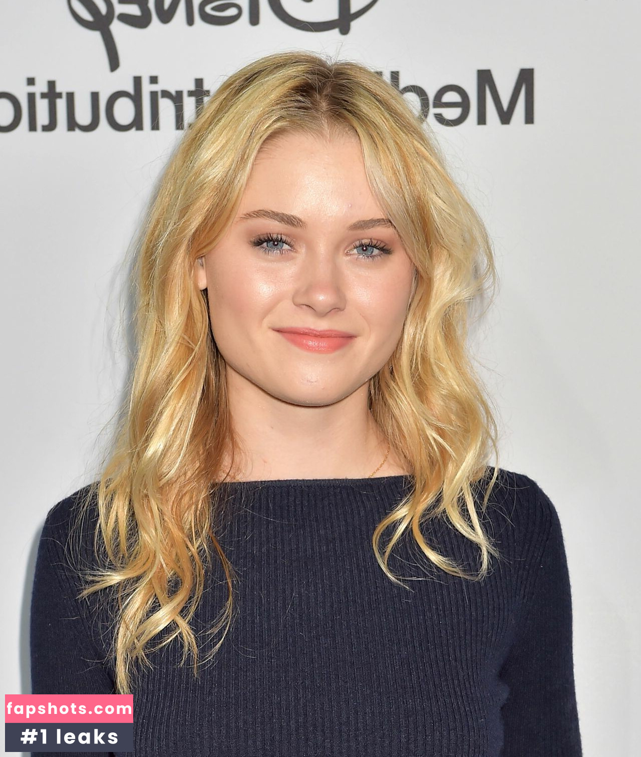 Virginia Gardner gallery photo #40