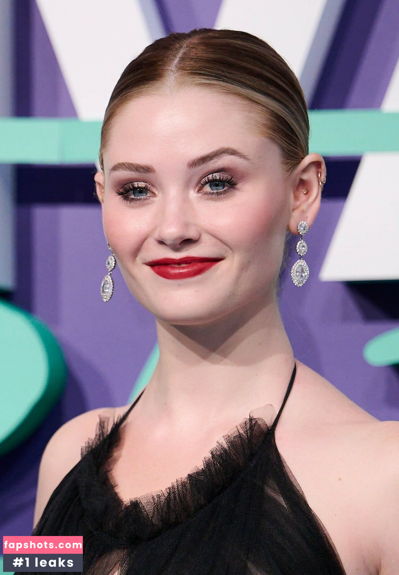 Virginia Gardner gallery photo #66