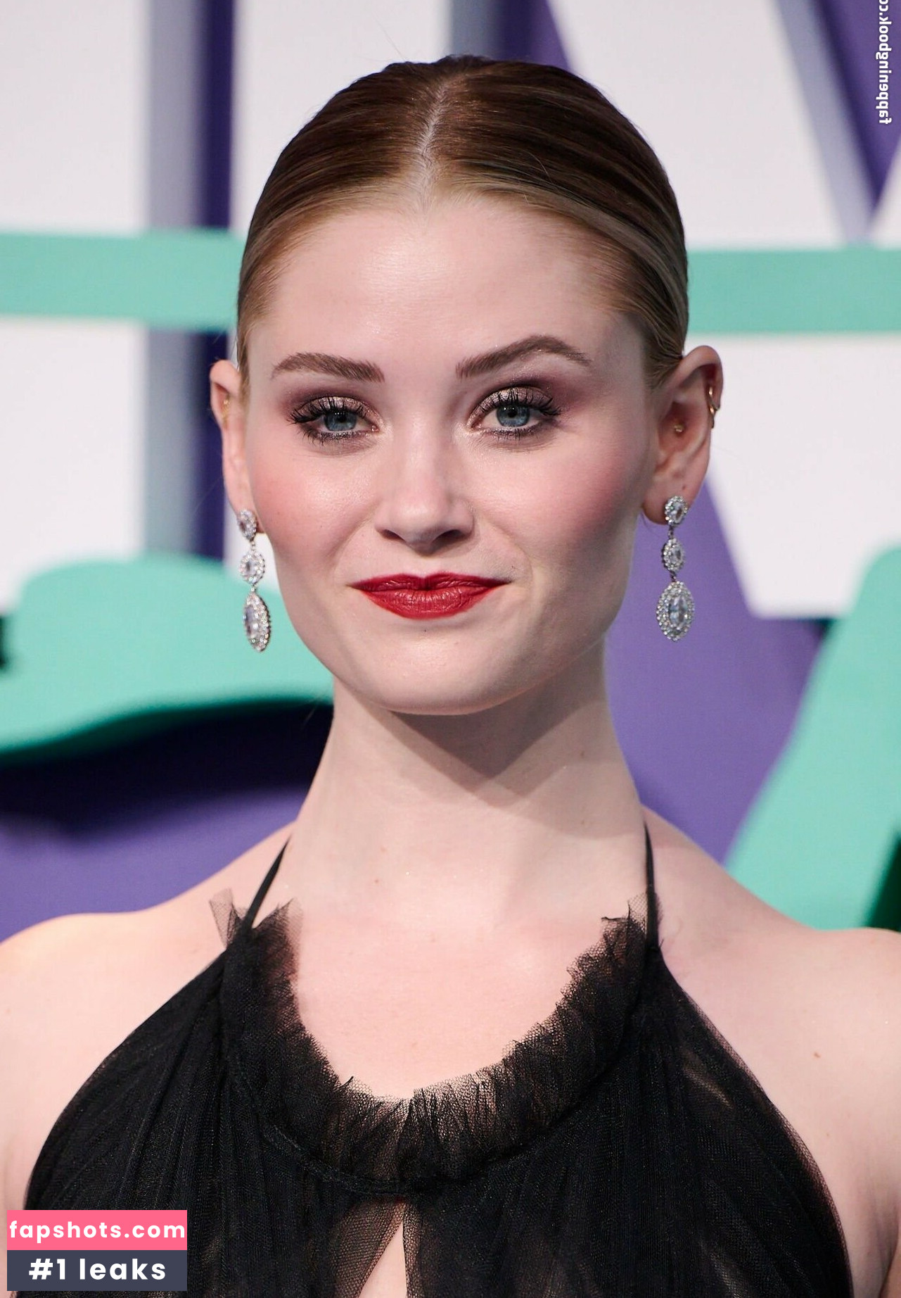 Virginia Gardner gallery photo #67