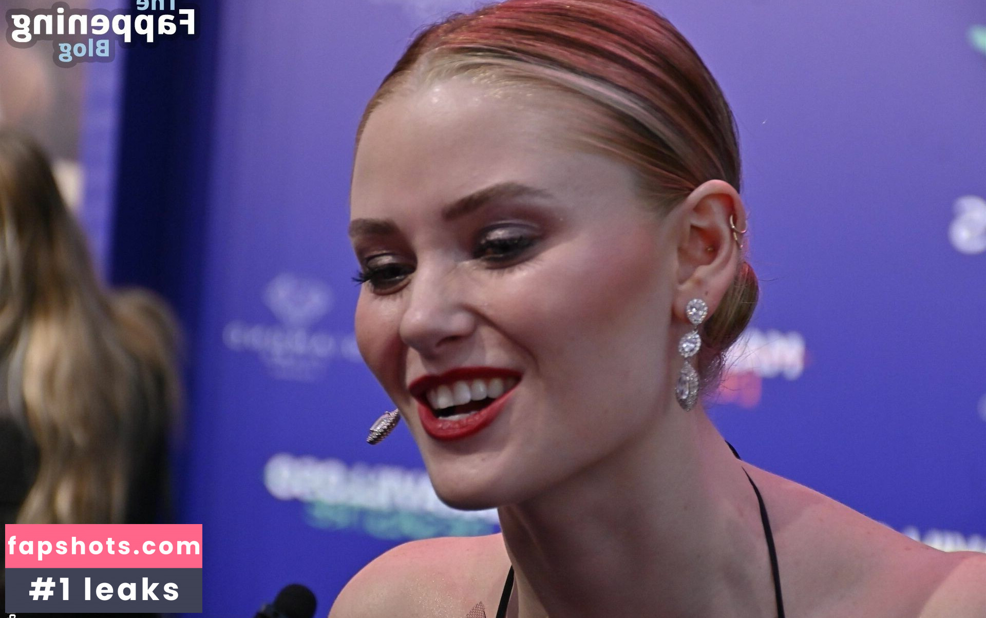 Virginia Gardner gallery photo #80