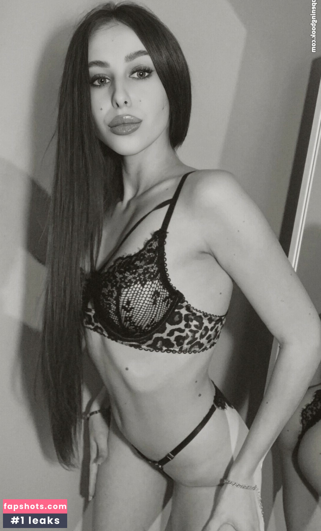 Vitalina22 gallery photo #15