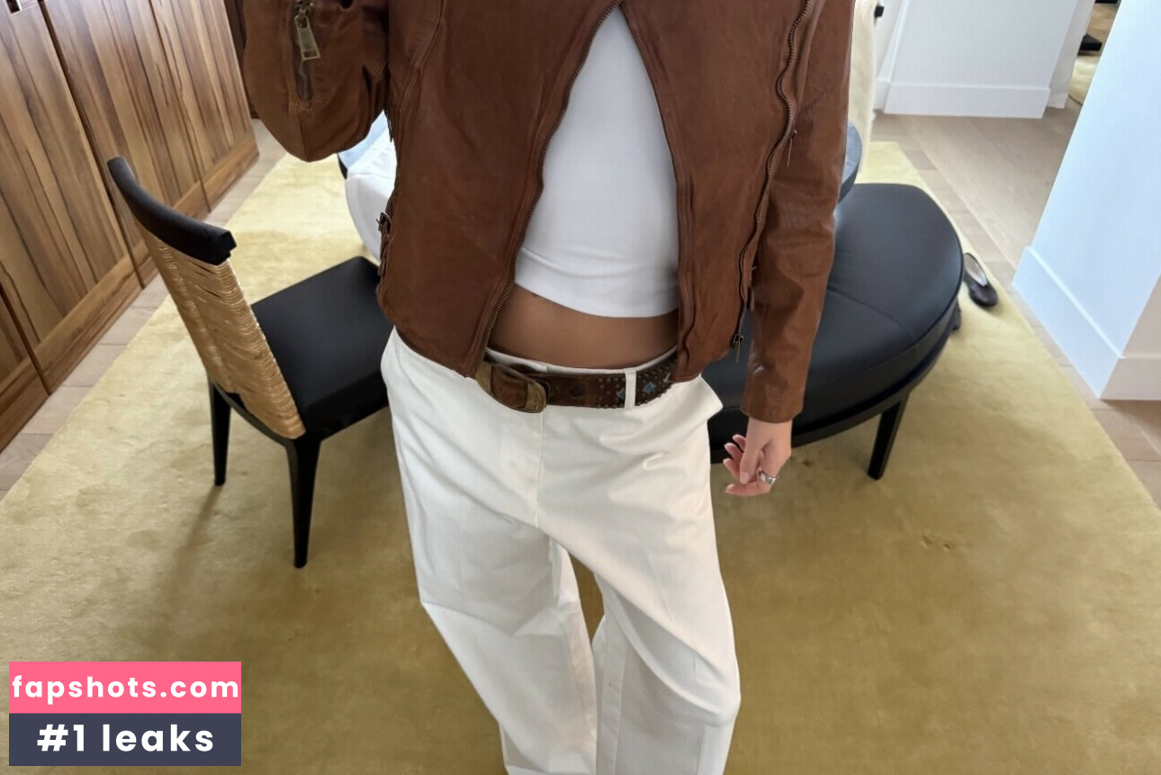 Vittoria Ceretti Nude Leaks OnlyFans Photos #2 - LeakJerk