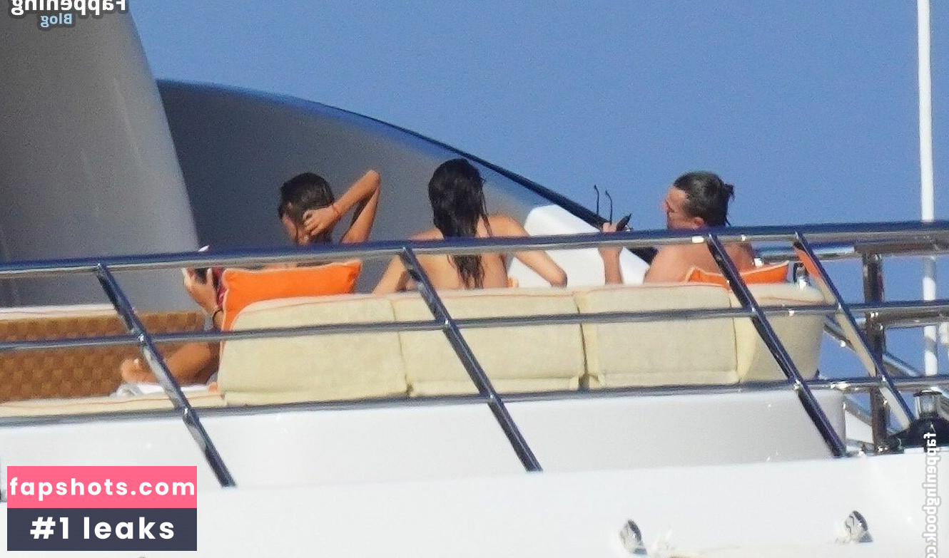 Vittoria Ceretti Nude Leaks OnlyFans Photos #103 - LeakJerk