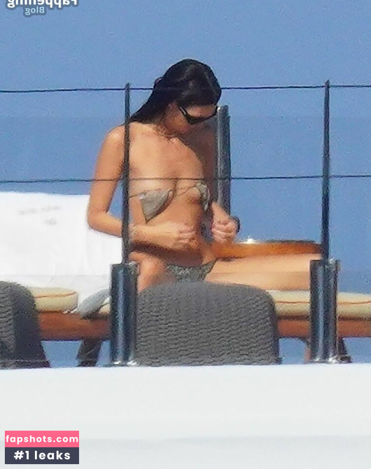 Vittoria Ceretti Nude Leaks OnlyFans Photos #109 - LeakJerk