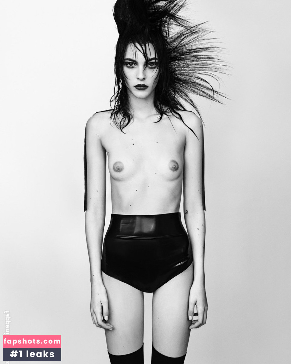 Vittoria Ceretti Nude Leaks OnlyFans Photos #228 - LeakJerk