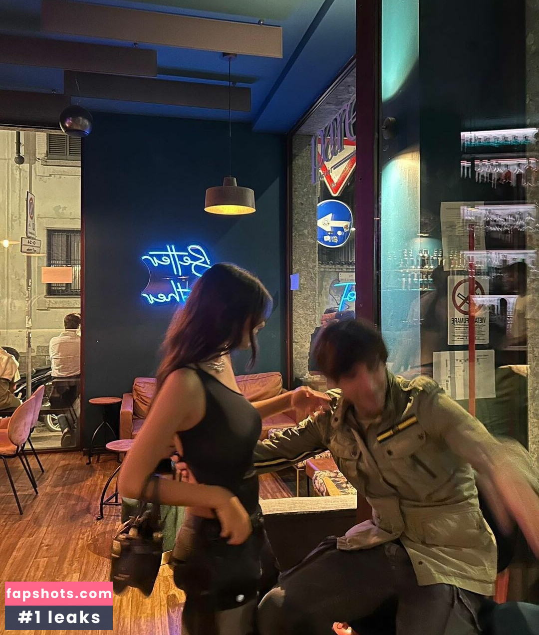 Vittoria gallery photo #11