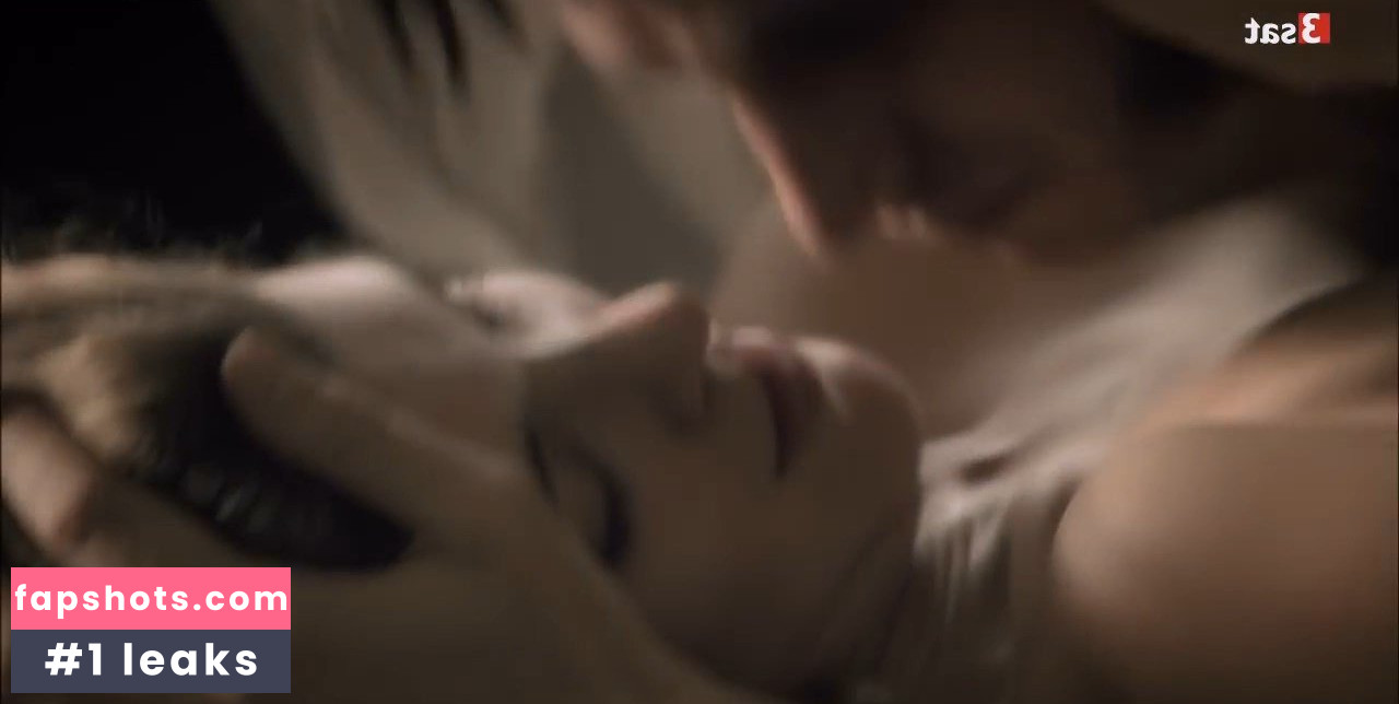 Vittoria Puccini gallery photo #4