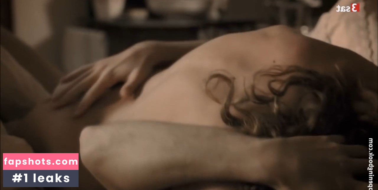 Vittoria Puccini gallery photo #9