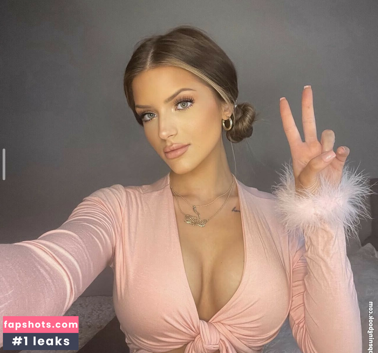 Vittoria Valente gallery photo #18