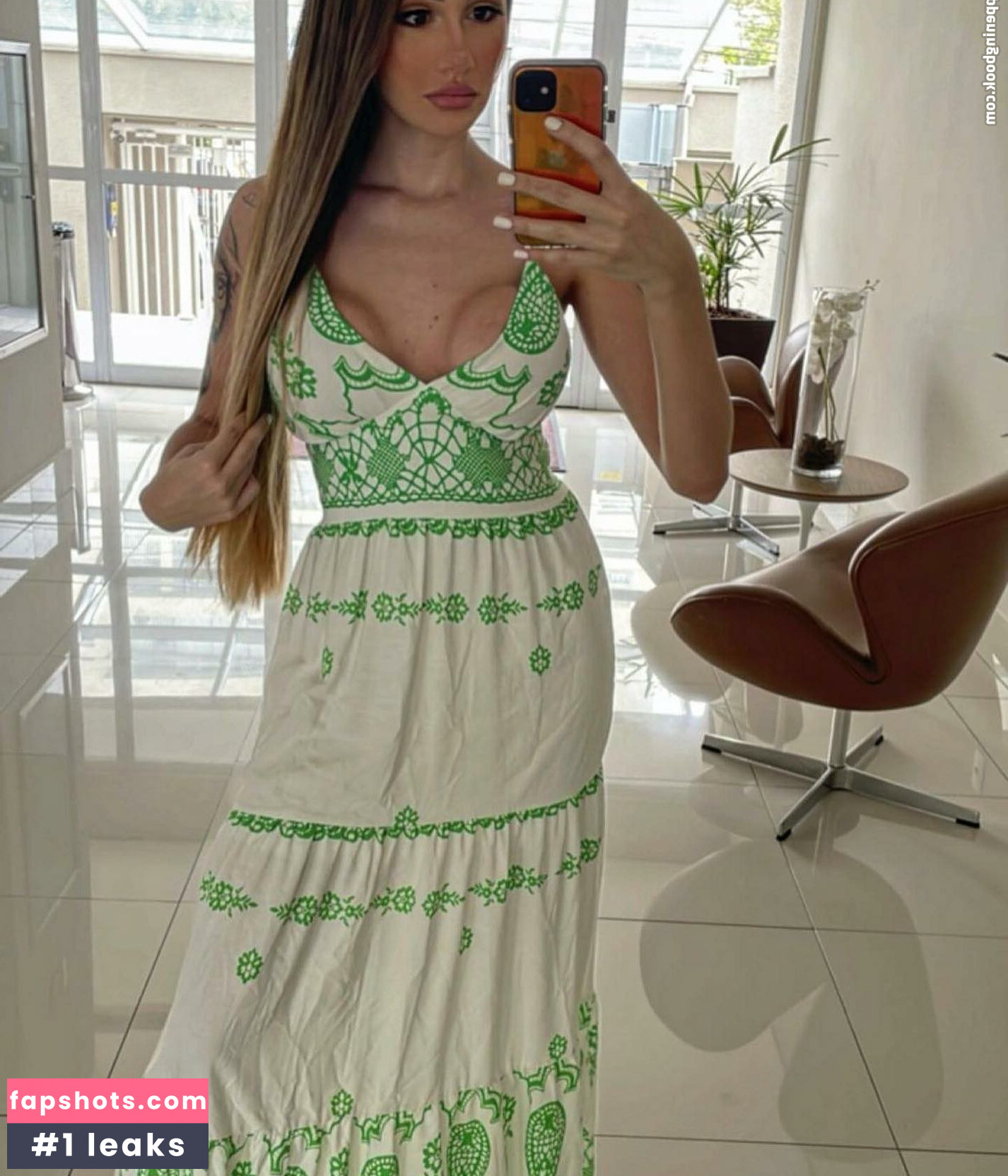 Vivi Marcon gallery photo #2