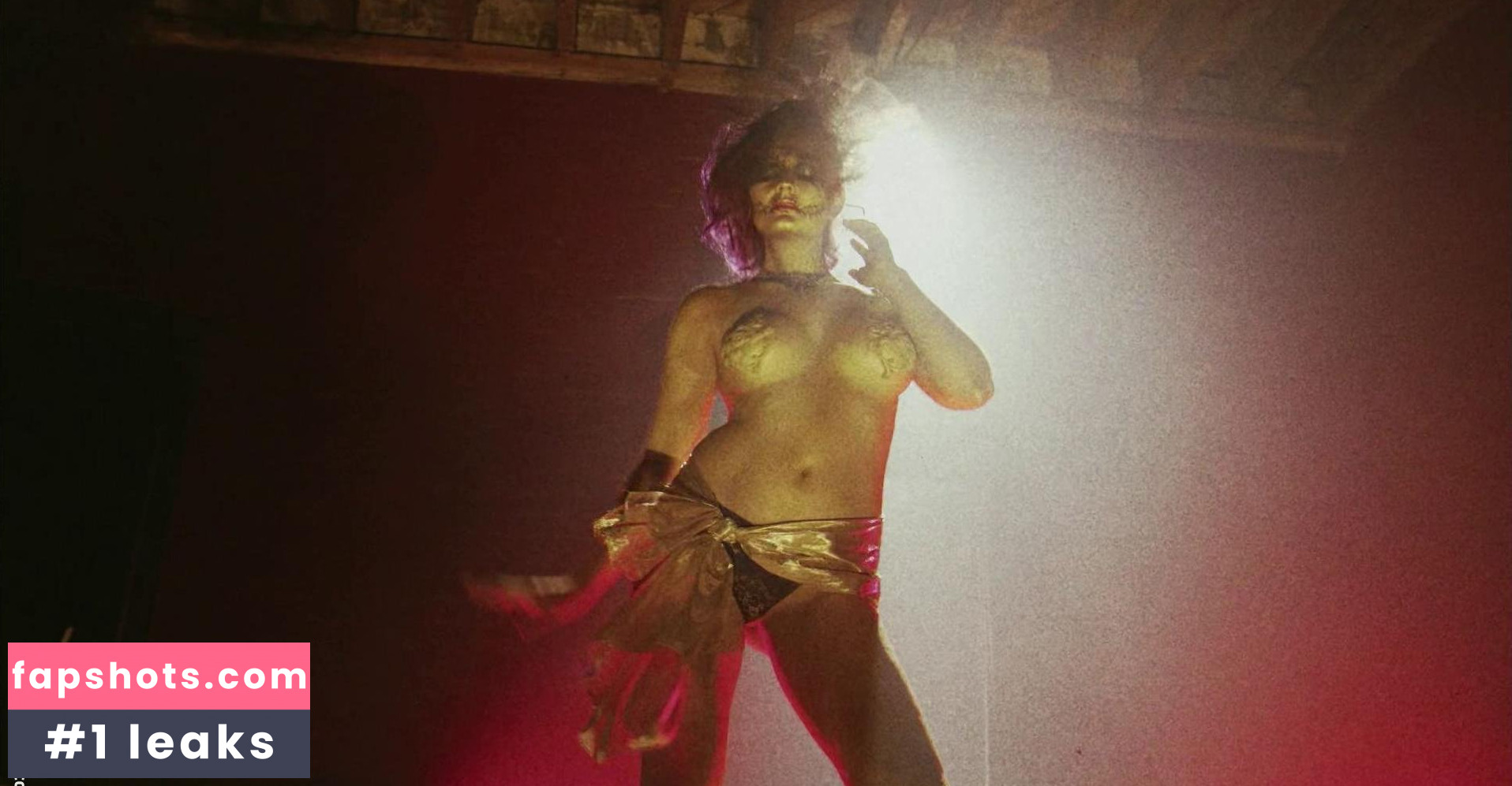 Vivian Kyle gallery photo #4