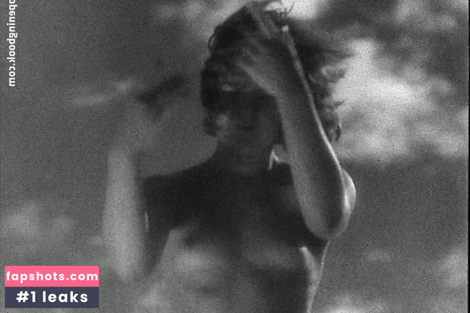 Vivian Pickles Nude Leaks OnlyFans Photos #6 - LeakJerk