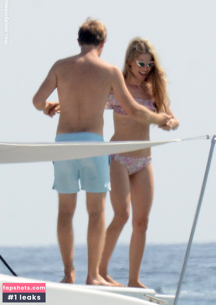 Vivian Sibold gallery photo #280