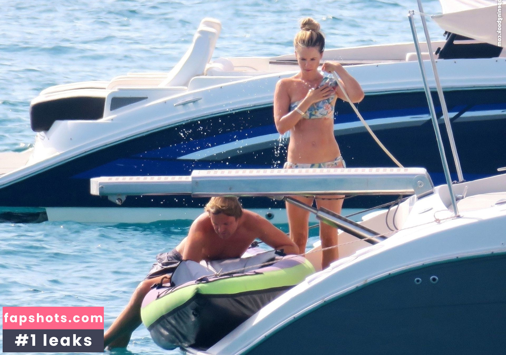 Vivian Sibold gallery photo #38