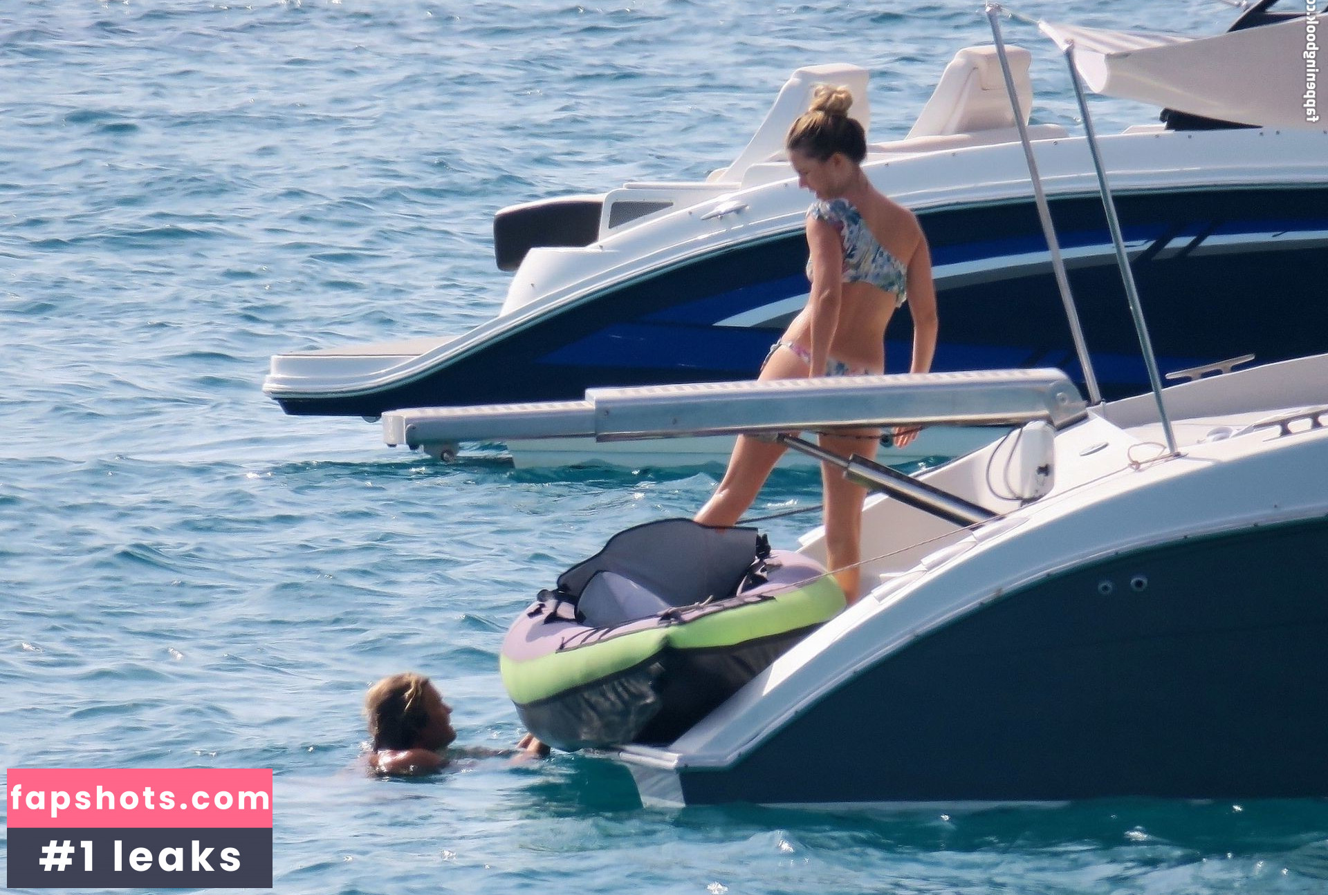 Vivian Sibold gallery photo #43