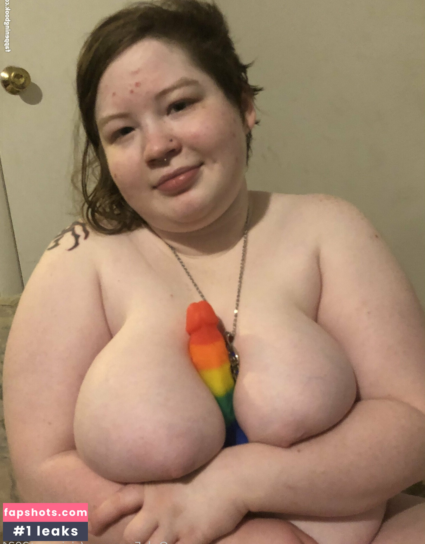 viviancat2021 gallery photo #7