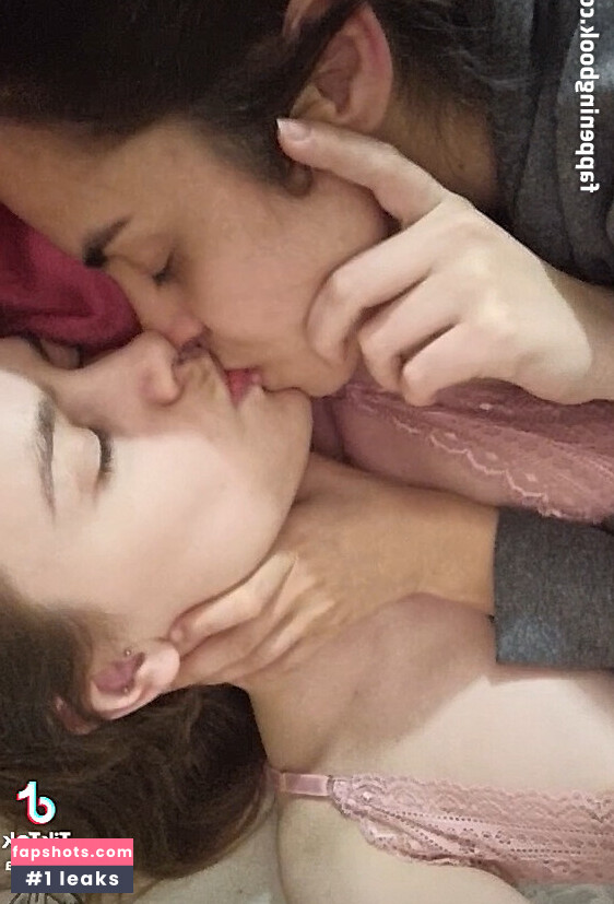 Viviane Costa gallery photo #12