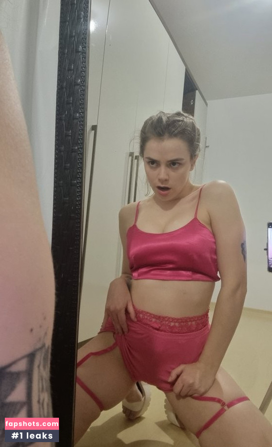 Viviane Costa gallery photo #19