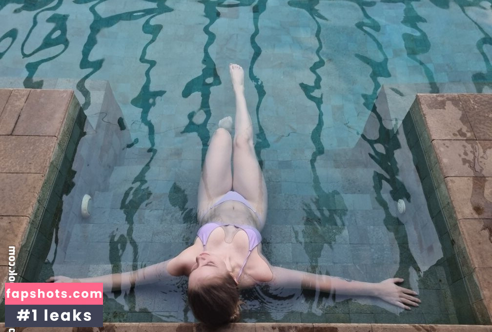 Viviane Costa gallery photo #66