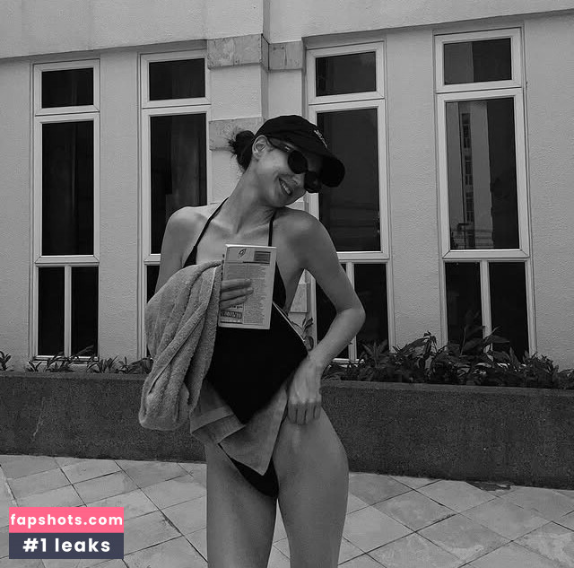 Vivie Vons Nude Leaks OnlyFans Photos #3 - LeakJerk