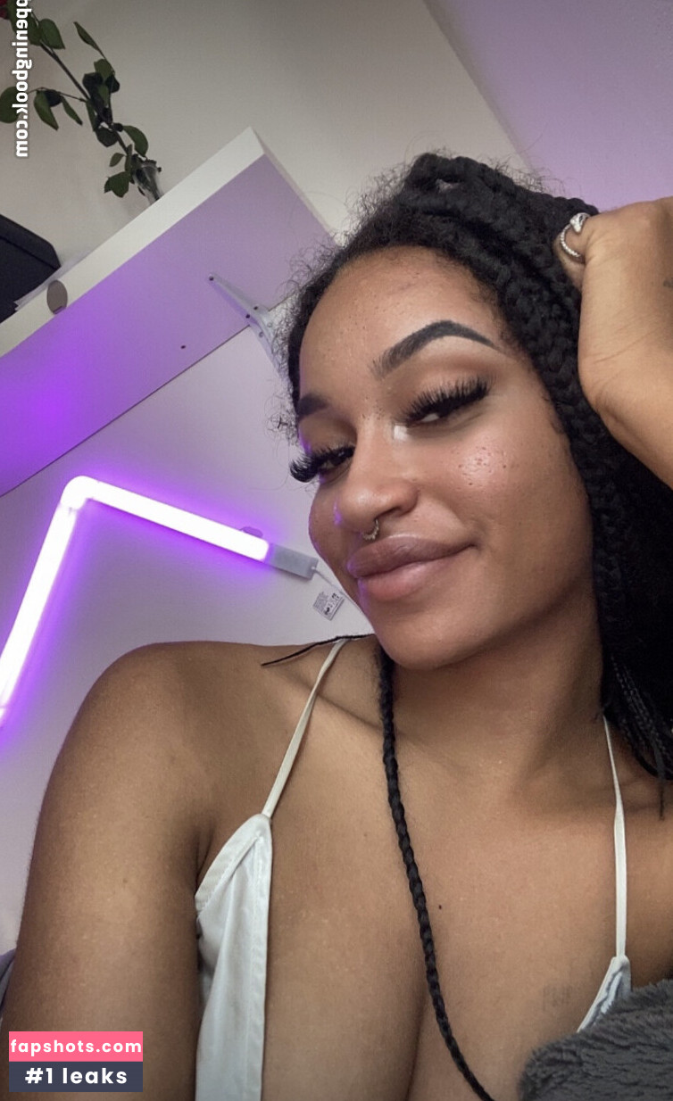 vivien_mala Filtración Desnuda OnlyFans Foto #4 - Fapshots