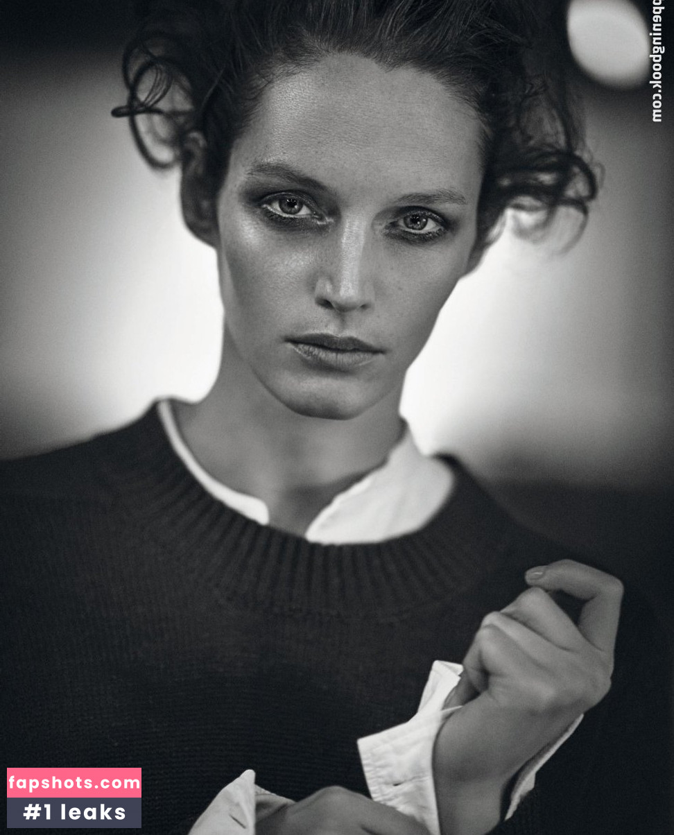 Vivien Solari Nude Leaks OnlyFans Photos #6 - Fapshots