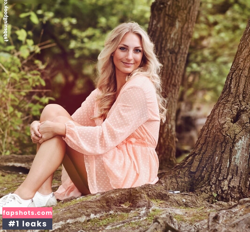 viviengo_ gallery photo #29