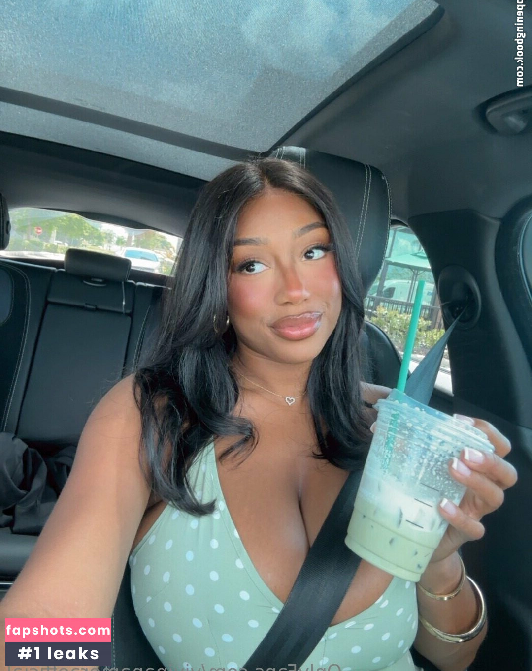 Vivipanameraofficial Nude Leaks OnlyFans Photos #16 - LeakJerk