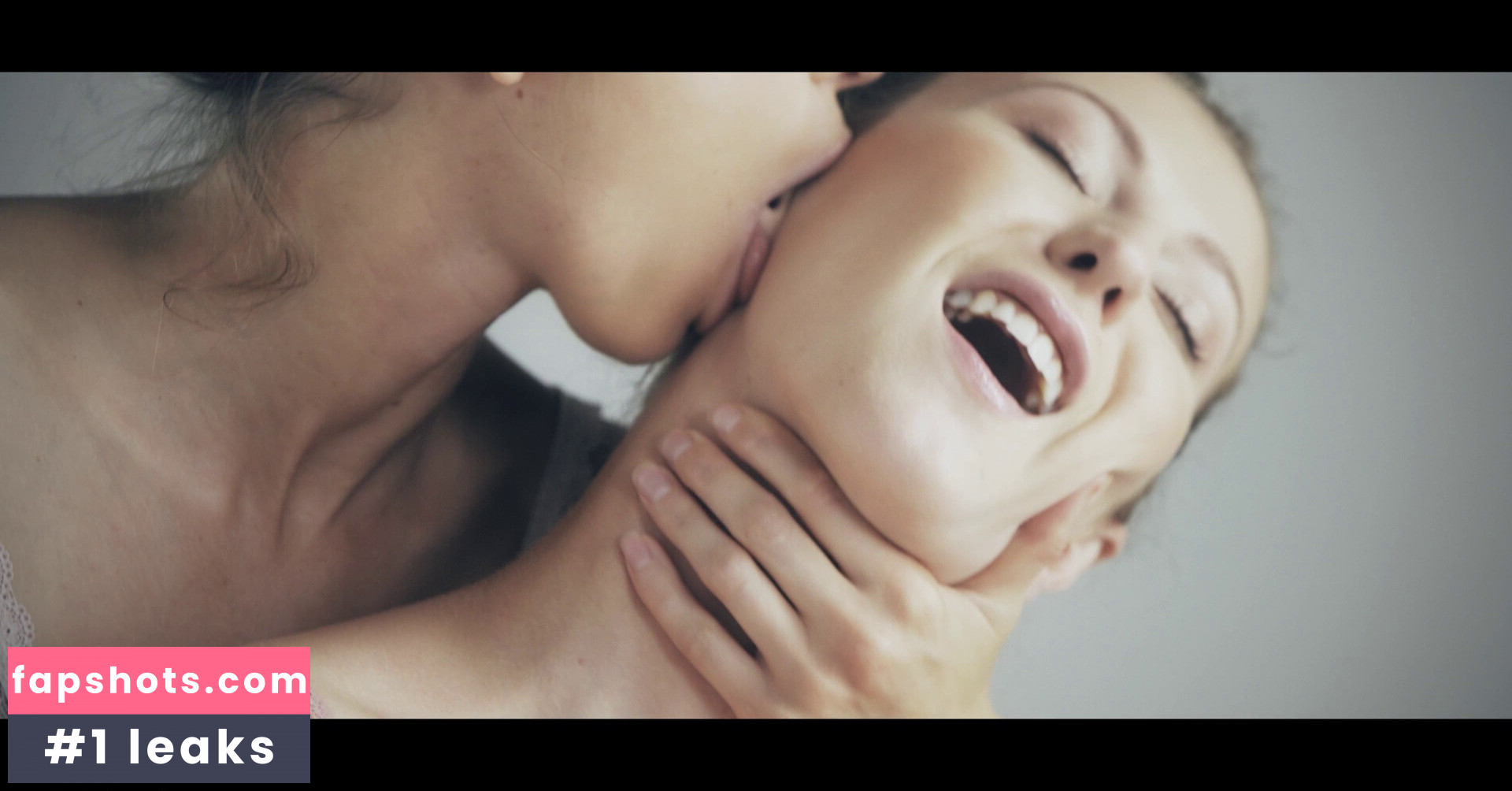 VivThomas gallery photo #141