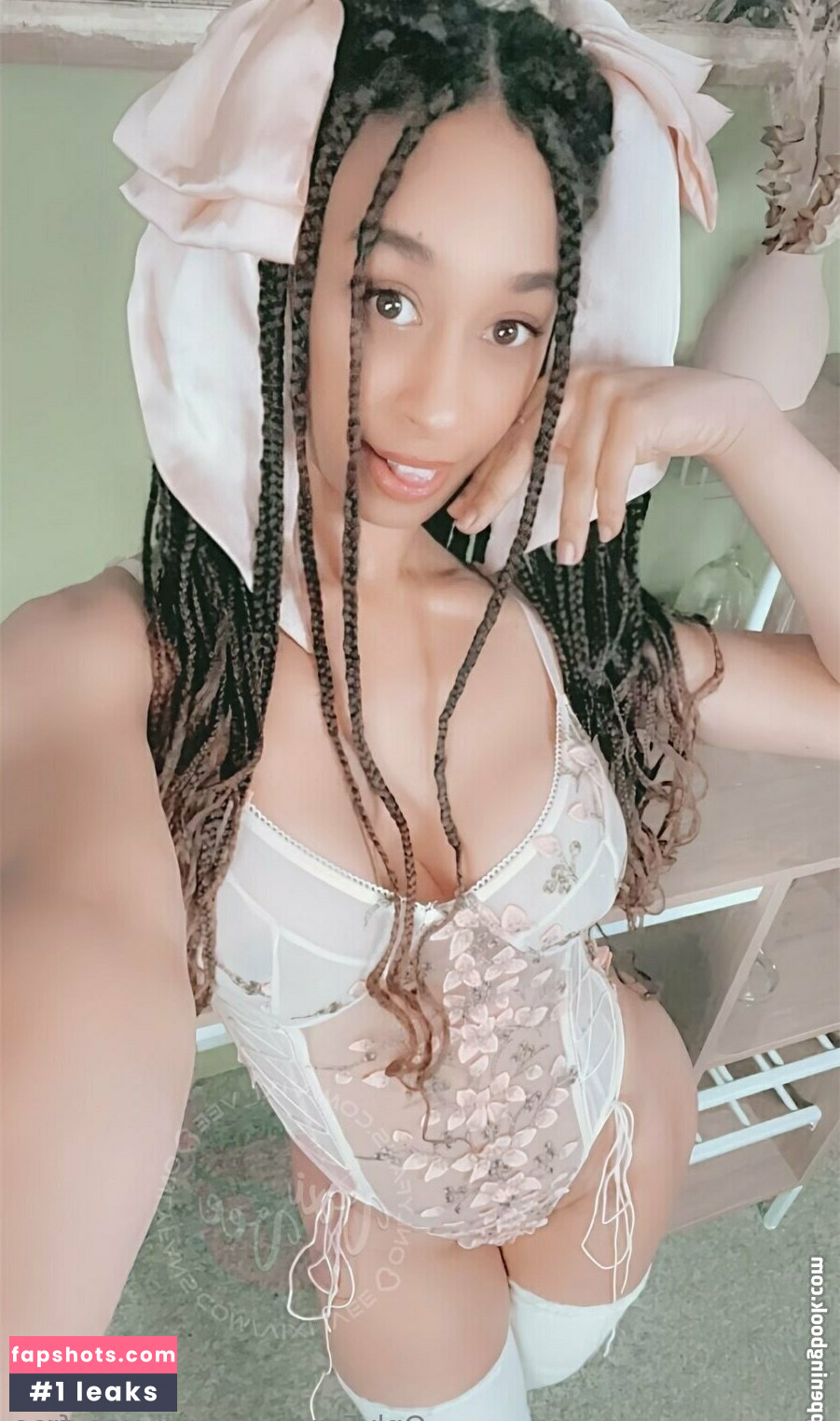 vixi_vee_free gallery photo #2