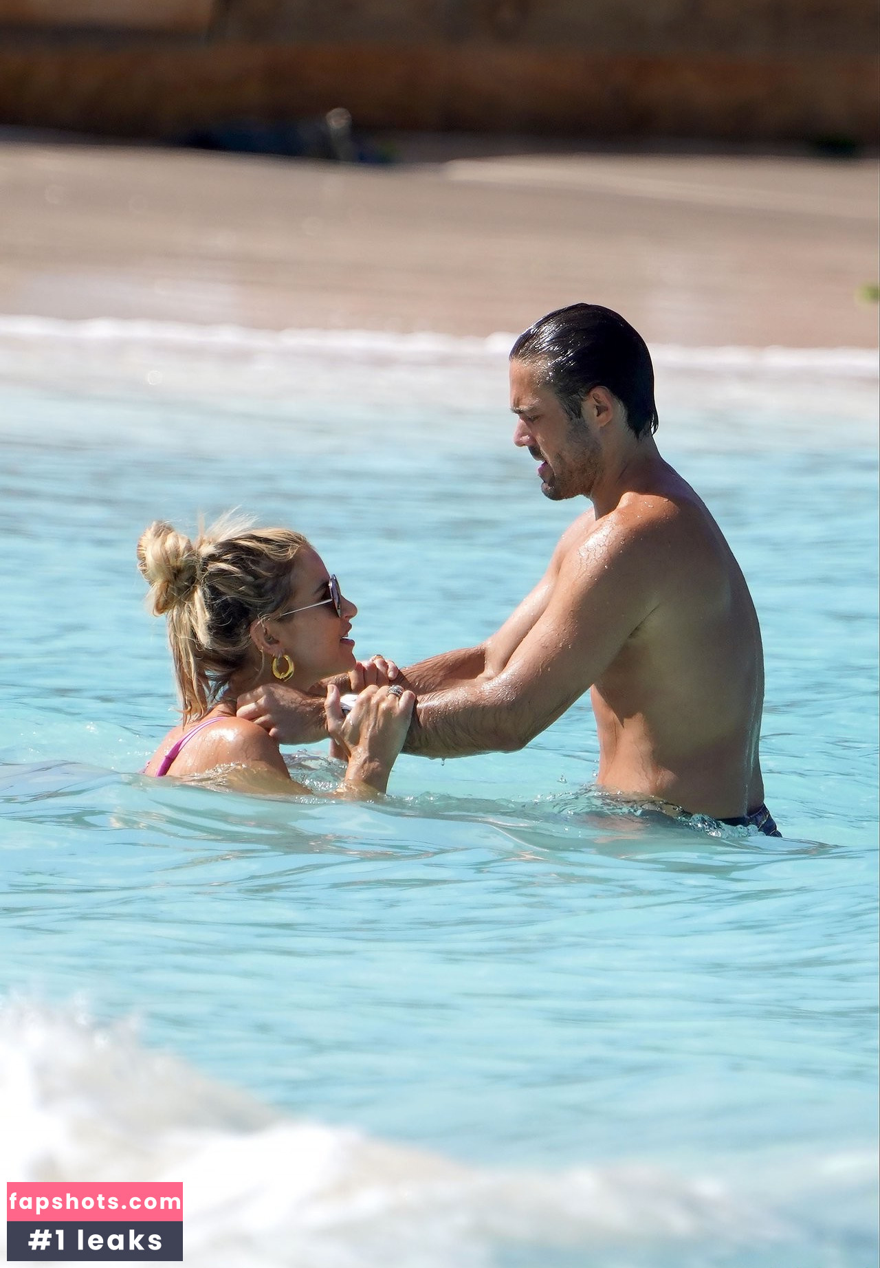 Vogue Williams gallery photo #405