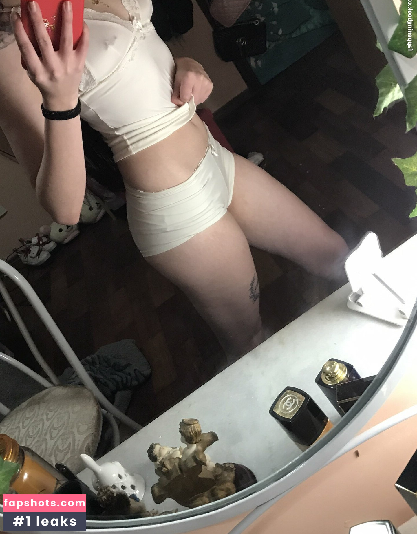 void_nana_ gallery photo #2