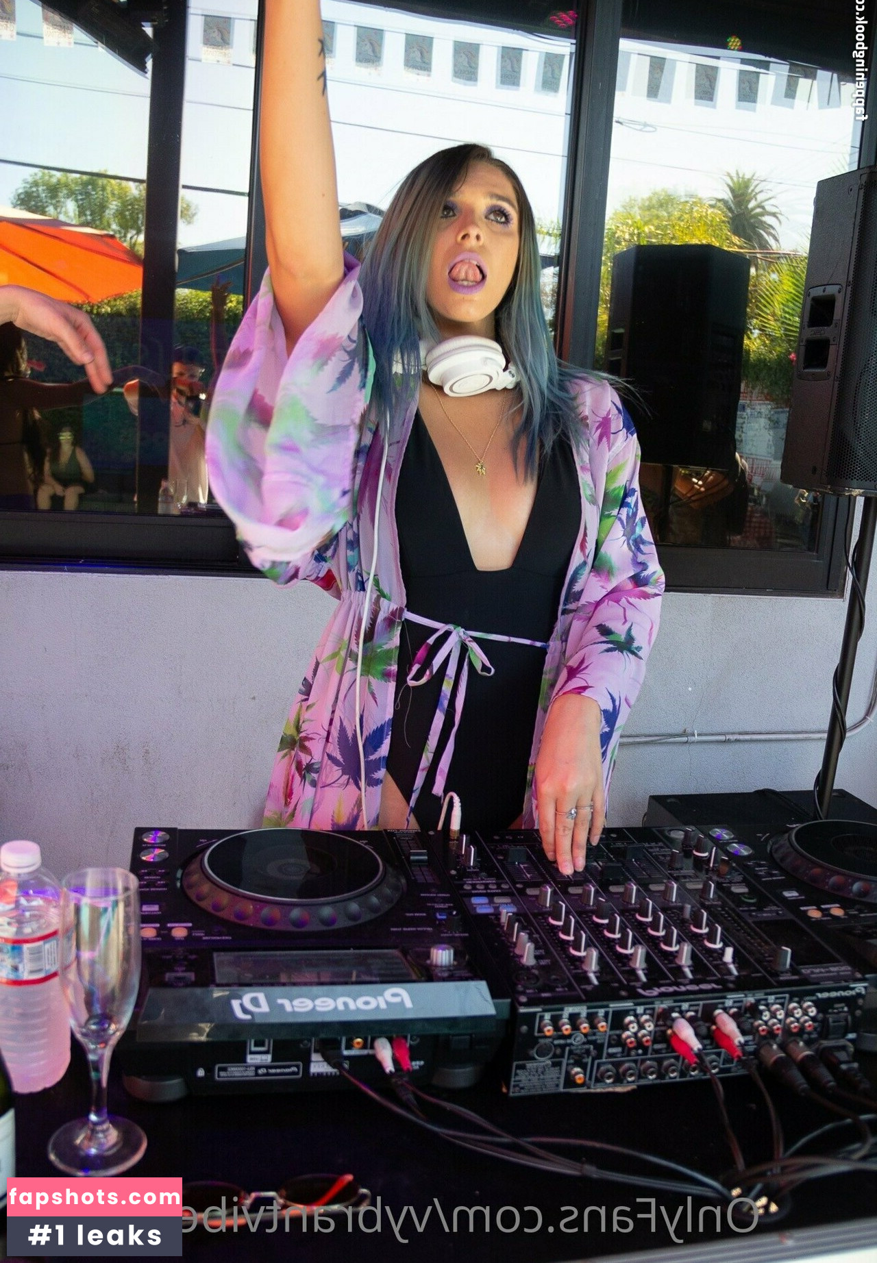 vybrantvibesofficial gallery photo #22