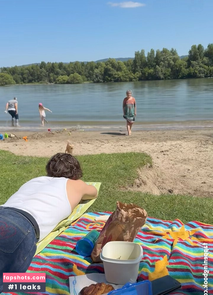 Vylerria gallery photo #4