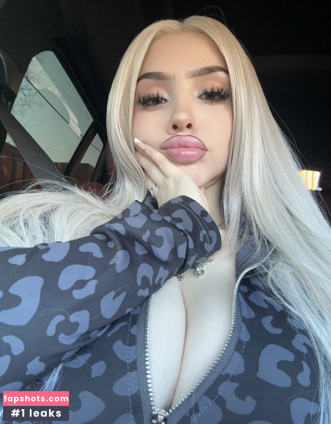 Waifuafterhours gallery photo #4