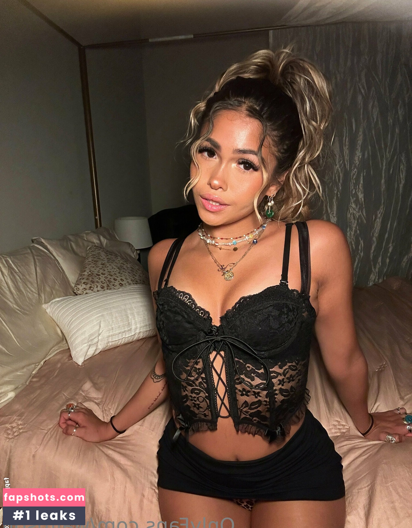 waifusofi gallery photo #26