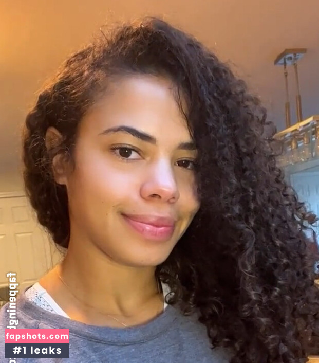 Walessa Munoz Nude Leaks OnlyFans Photos #3 - LeakJerk