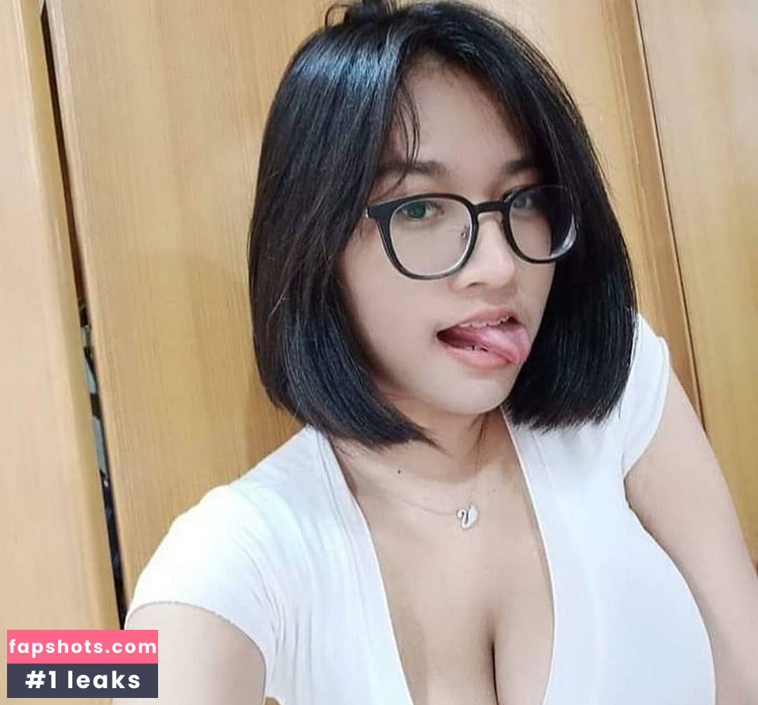 Warunee Thanyaphu gallery photo #23