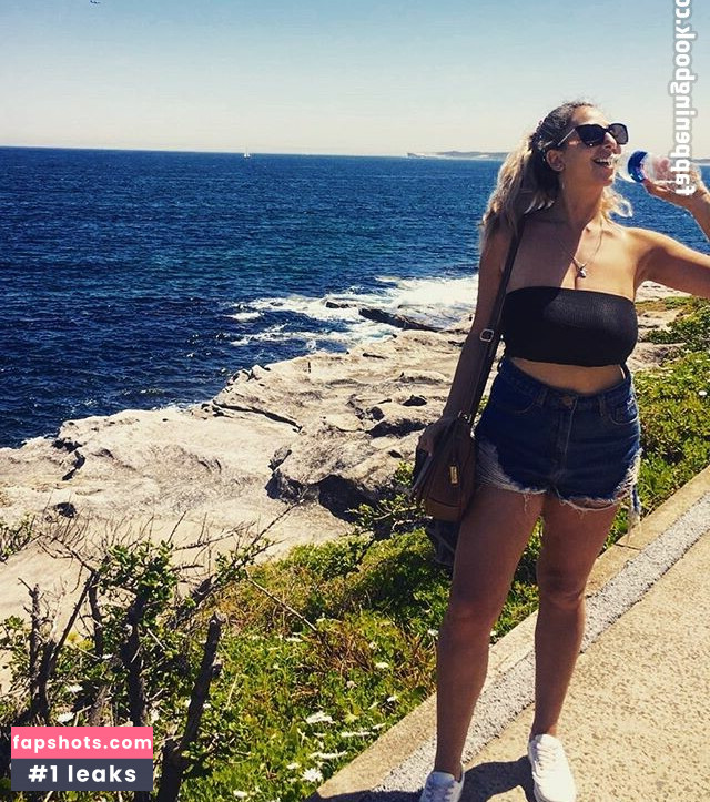 Wears_ren gallery photo #17