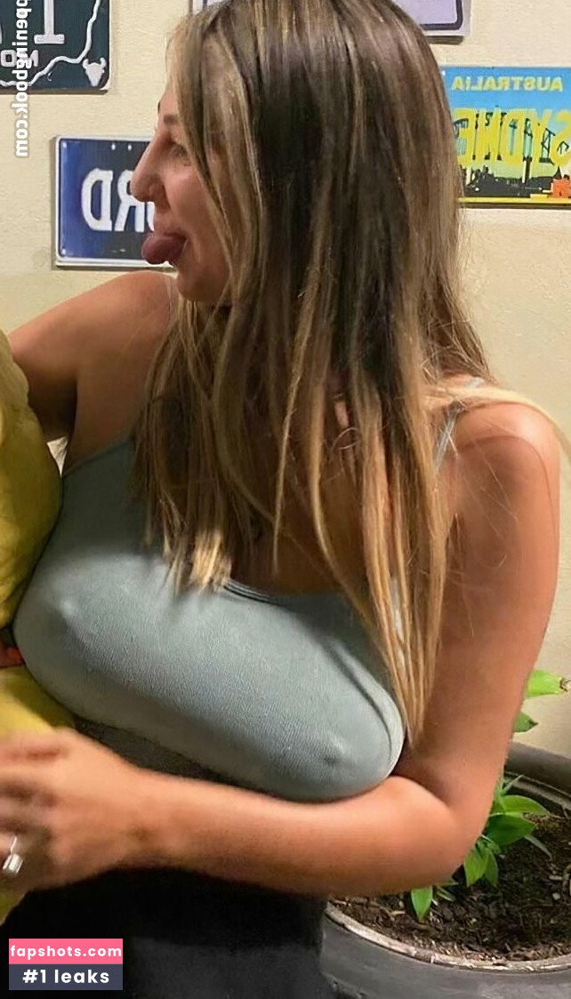 Wears_ren gallery photo #20