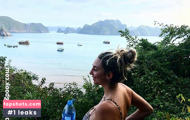 Wears_ren gallery photo #21