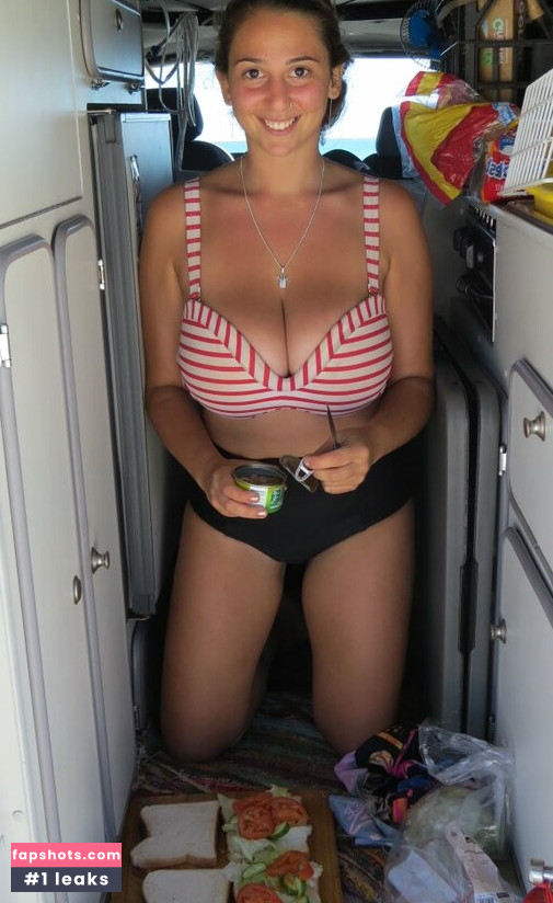 Wears_ren gallery photo #37