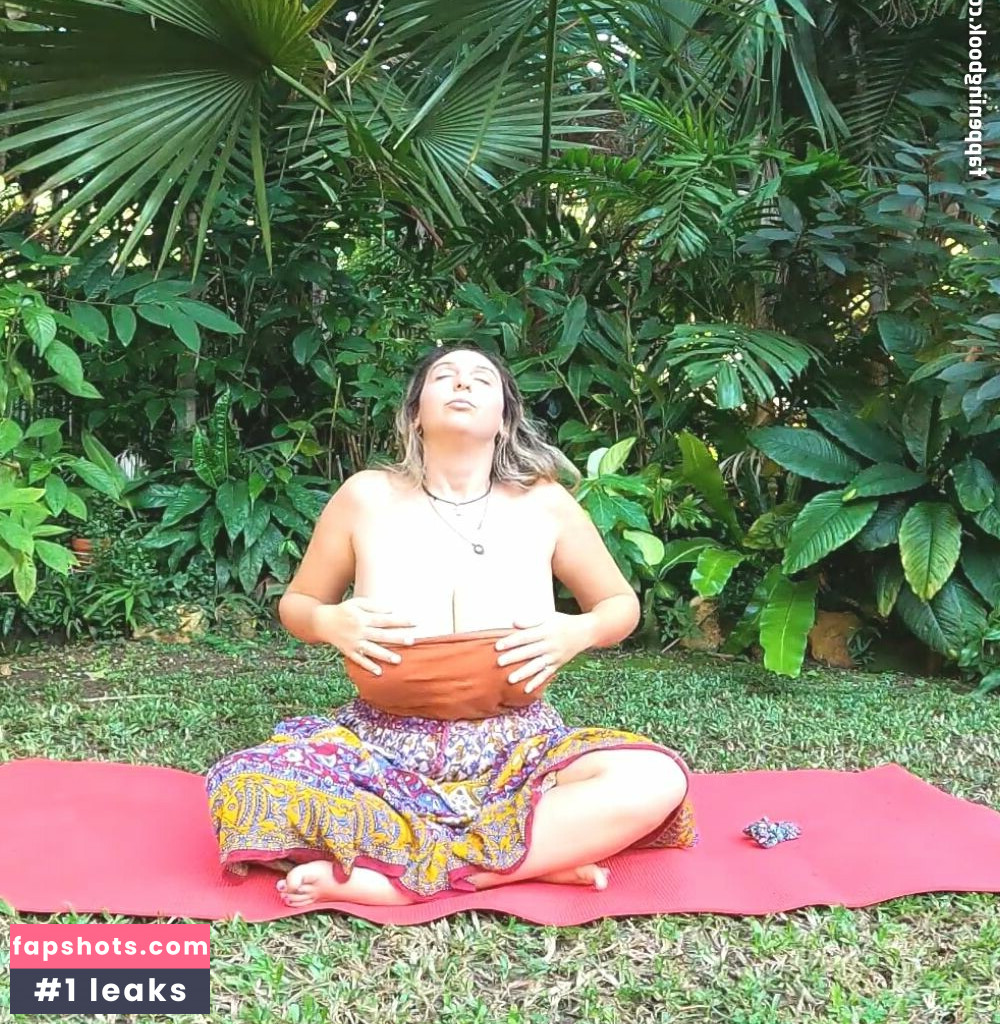 Wears_ren gallery photo #5